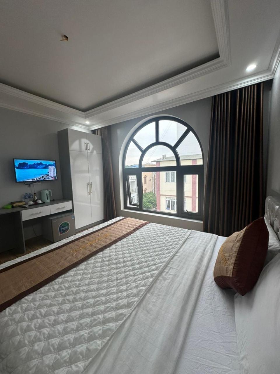 Viet Hoang Hotel Hạ Long Exterior foto